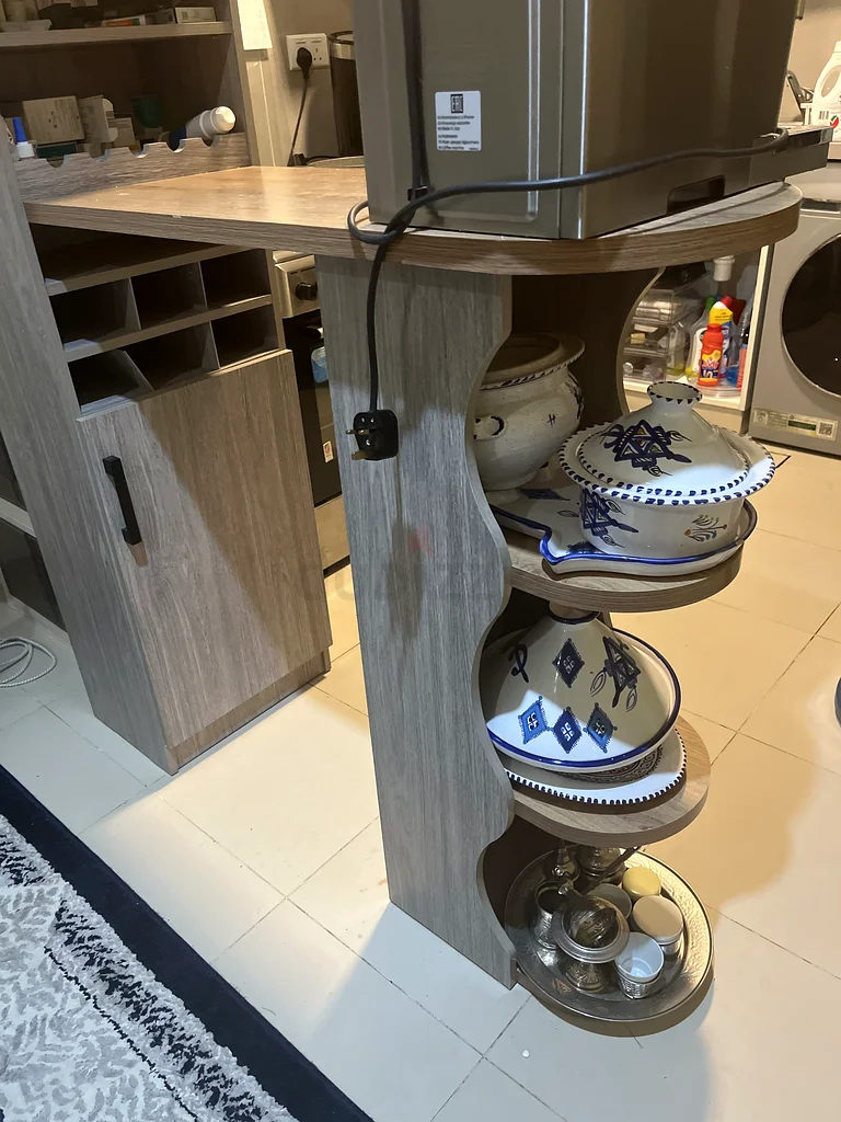 جزيرة مطبخ عصرية أنيقة مع إكسسوارات ومساحة تخزين63188648536834114