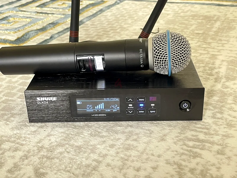 Shure QLXD4 Wireless Microphone System632660816908821112