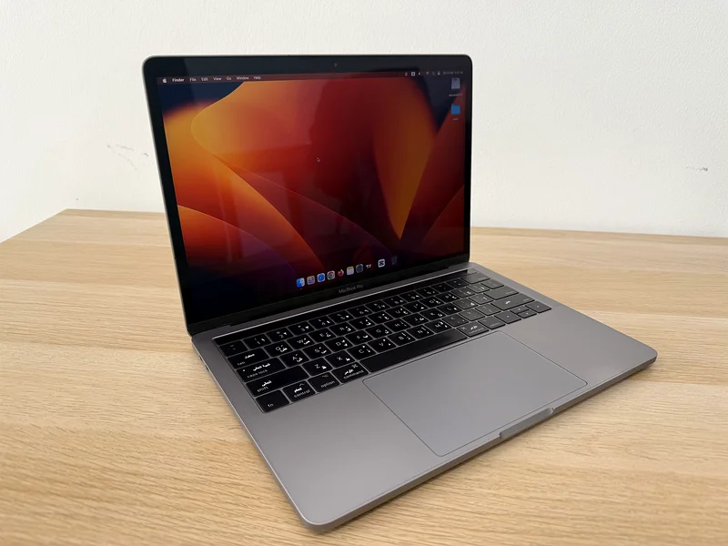 MacBook Pro 2017 – 13” | i7 3.5GHz | 16GB RAM | 1TB SSD63167579762819113