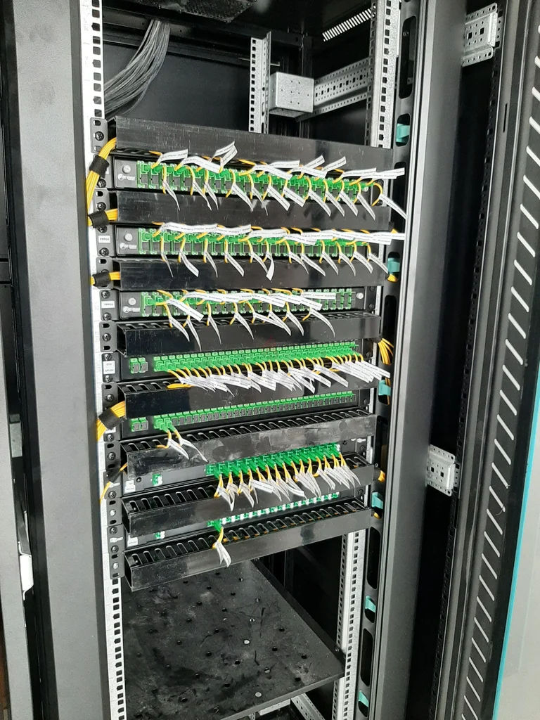 Fiber optic splicing62864713756419111