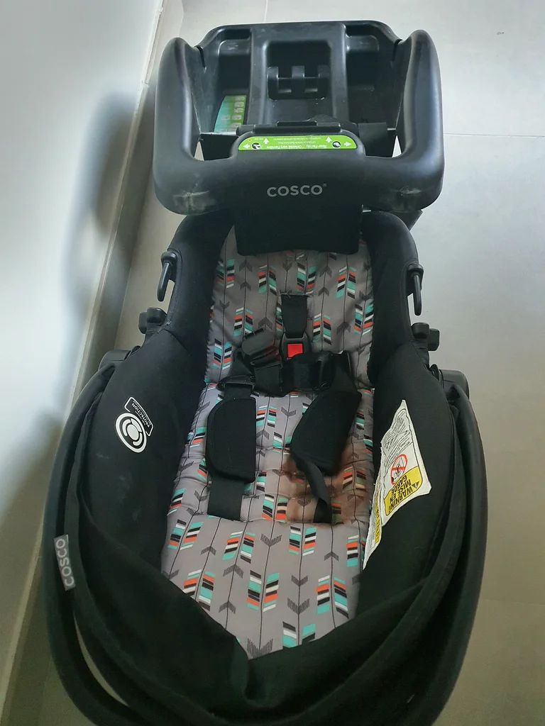 Comfortable Infant Car Seat for Sale!63205892294657112
