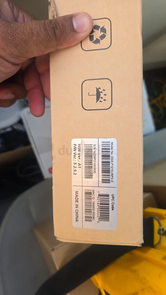 TP-Link 24-Port Gigabit Switch - Perfect for Networking! / 24 منافذ جيجابت TP-Link - مثالي للشبكات!63253965514625111