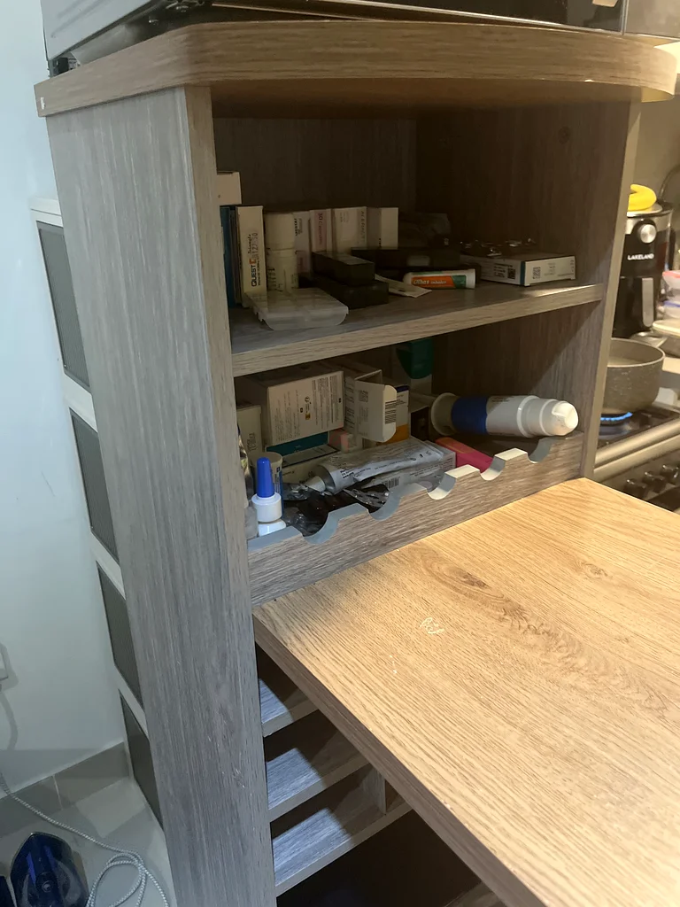 جزيرة مطبخ عصرية أنيقة مع إكسسوارات ومساحة تخزين63188648536834113
