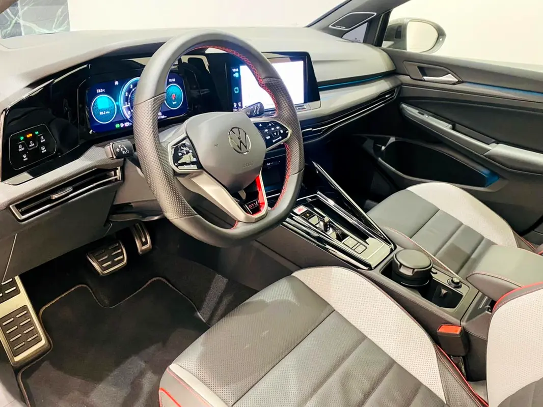 Volkswagen Golf GTI 2024
