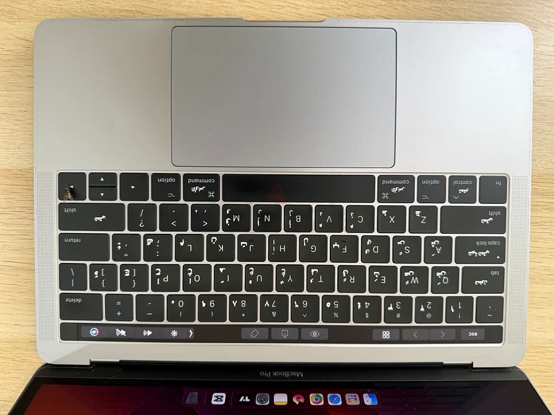 MacBook Pro 2017 – 13” | i7 3.5GHz | 16GB RAM | 1TB SSD63167579762819112