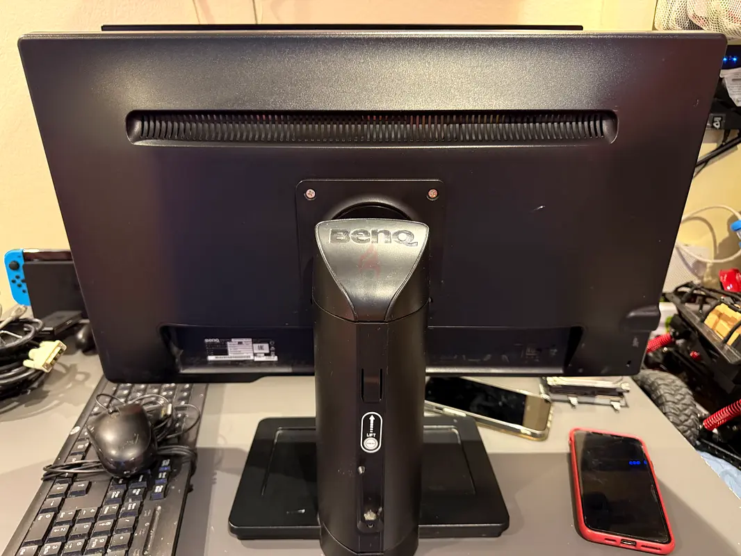 Sleek Black Computer Case for High-Performance Builds63257114205315115