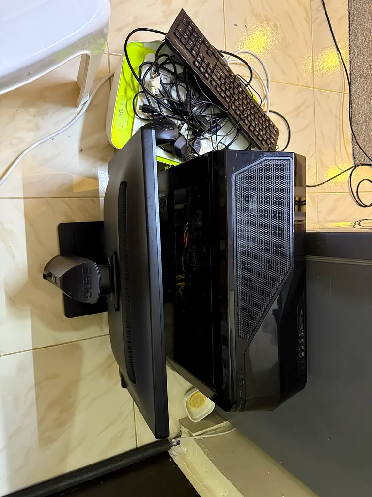 Sleek Black Computer Case for High-Performance Builds63257114205315117