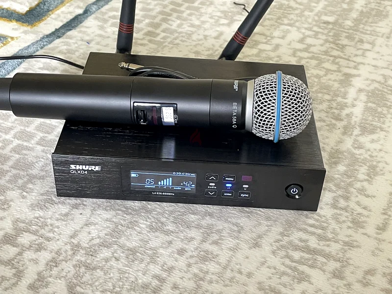 Shure QLXD4 Wireless Microphone System63266081690882111