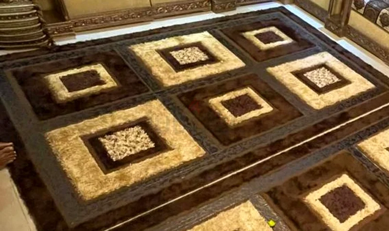 Carpet 2x3 M in good condition for sale63210352471937111