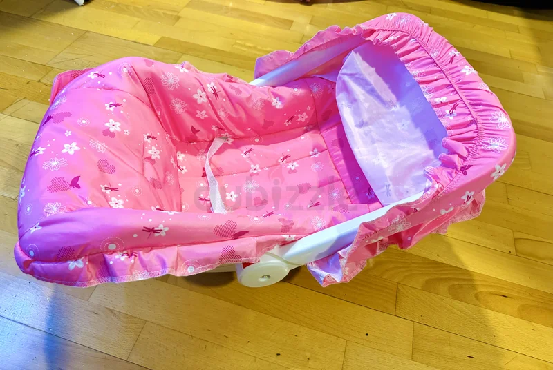 Adorable Baby Car Seat for Safe Travels!62929658971650112
