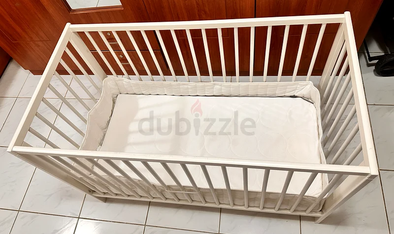 Baby cot with foam Mattress in perfect condition.63206878427010113