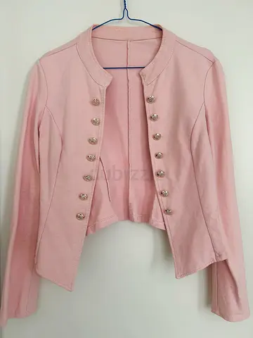 Pink top with buttons size S-M