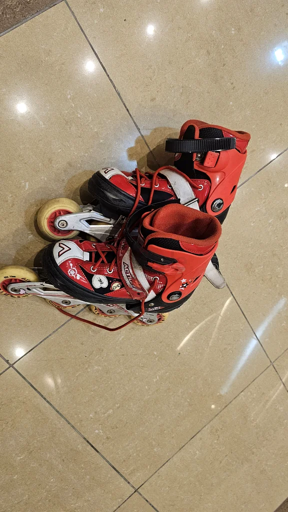 Roller Skates,  Roller Blade, Skating Shoes  for Sale!63245717927939111