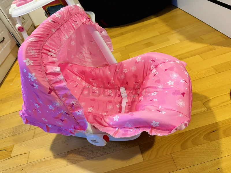 Adorable Baby Car Seat for Safe Travels!62929658971650111