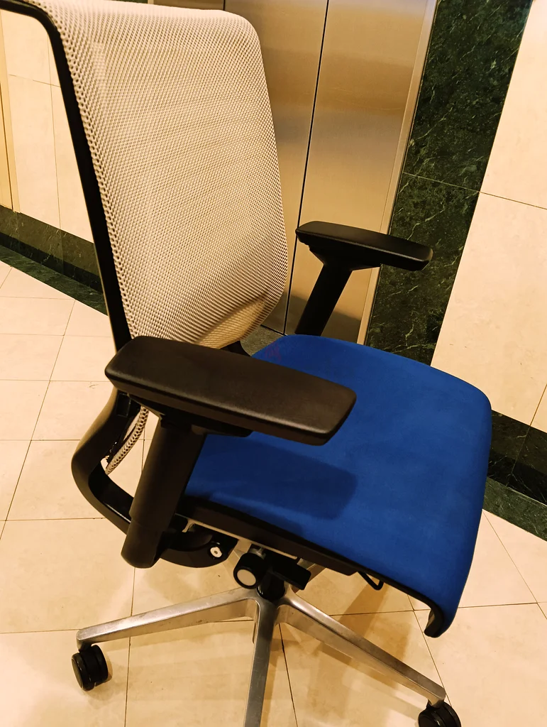أبيع كرسي مكتب إرجونومي من ستيلكيس63218317196161111