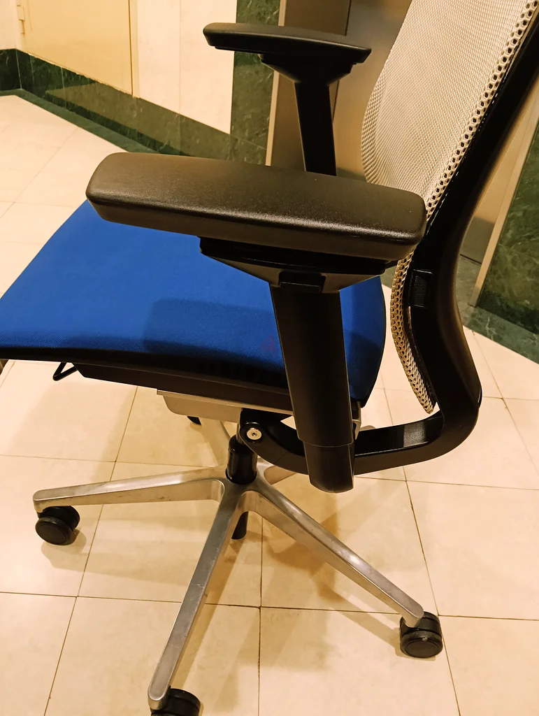 أبيع كرسي مكتب إرجونومي من ستيلكيس63218317196161112