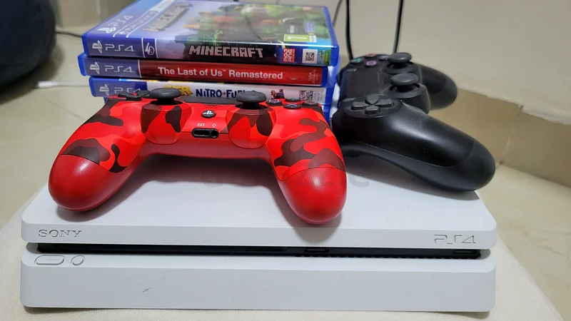 Playstation 4 slim63230191194242110