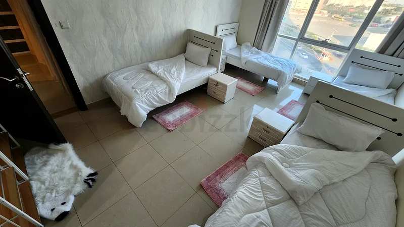بيت بعيدًا عن المنزل، مكان للنوم للسيدات التنفيذيات.63624070827521111
