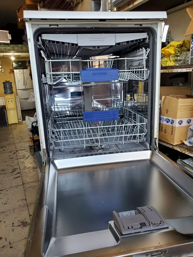 Siemens  Dishwasher - Efficient Cleaning for Your Kitchen