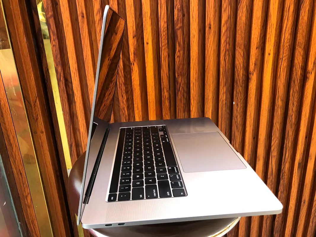 Macbook Pro A214163255536984321113