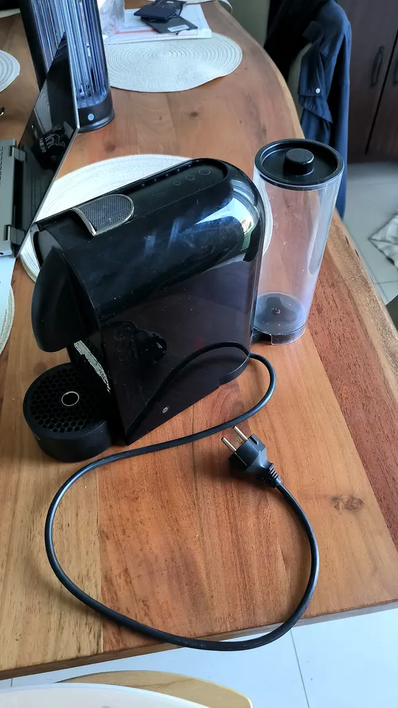 Nespresso Inissia Black Coffee Machine for Sale!