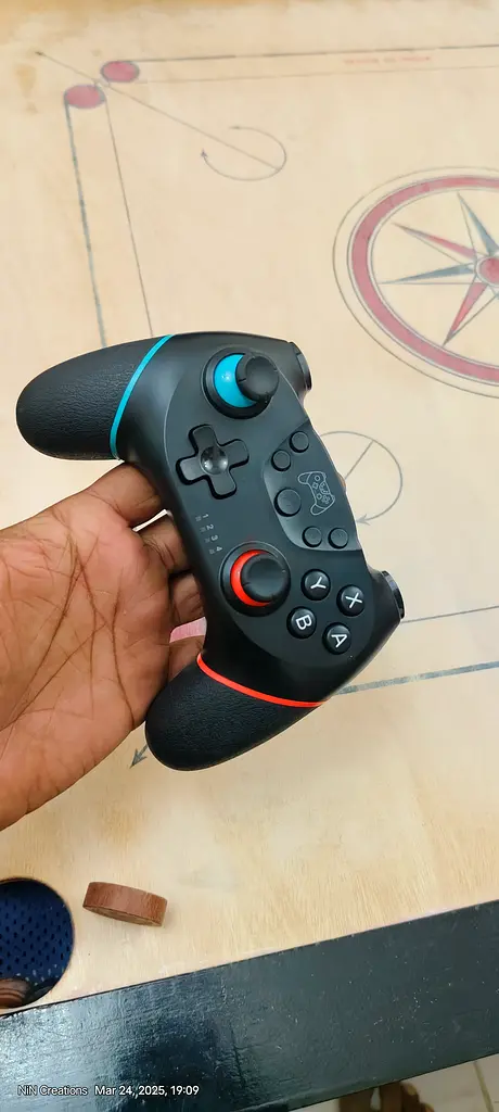 Gaming controller65561042737538112