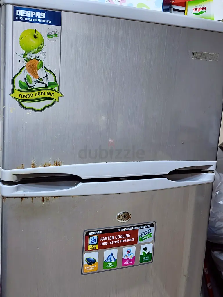 Efficient Geepas Frost-Free Refrigerator - Stylish  Spacious!