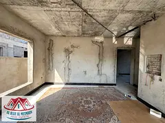 Ground floor villa, two floors, on the main street, opposite the shops