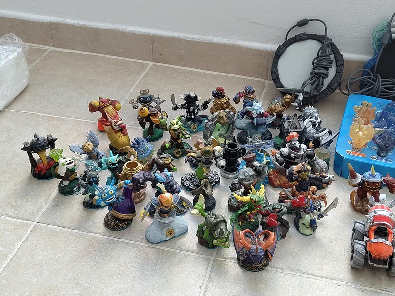 Skylanders figures for sale (whole/separate)63194106102915111
