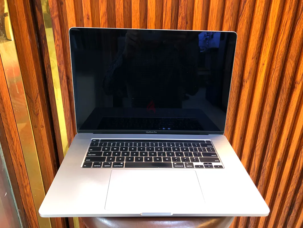 Macbook Pro A214163255536984321111