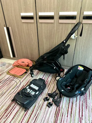 Yoyo2 stroller with yoyo car seat and isofix base with stroller adapter