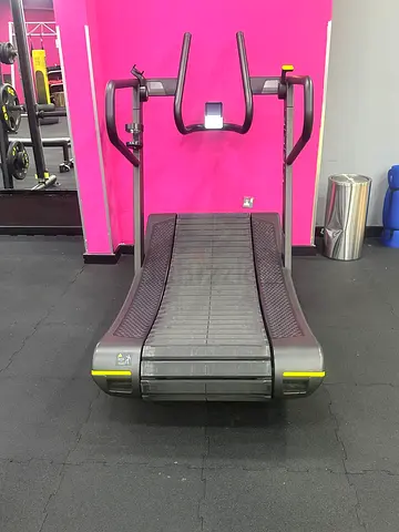 Technogym SKILLMILL - AED 10,000