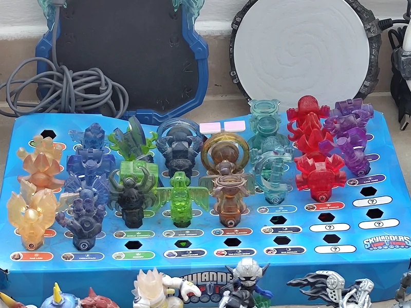 Skylanders figures for sale (whole/separate)63194106102915113