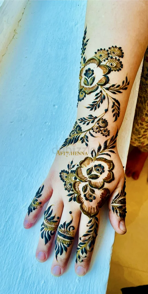 Henna artist for eid63187239698178112