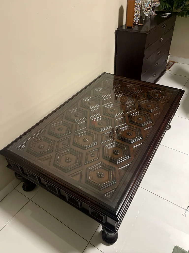 طاولة وسط كلاسيكية632078936362271122