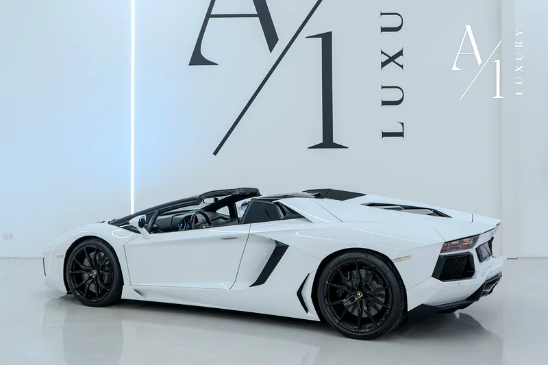 2014 LAMBORGHINI AVENTADOR LP 700-4 ROADSTER V12, VERY LOW KMS, FULL SERVICE HISTORY63154620953091112