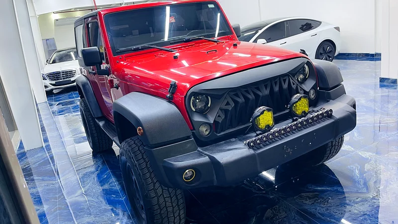 Jeep Wrangler Sport 2015 Gulf model, agency condition, with Fox side steps and Borla exhaust, number one, very clean.63136480243714112