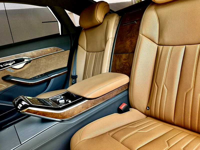 Special Order Large VIP Edition The Highest Options ever. Like New only 35.000km63224791825154113