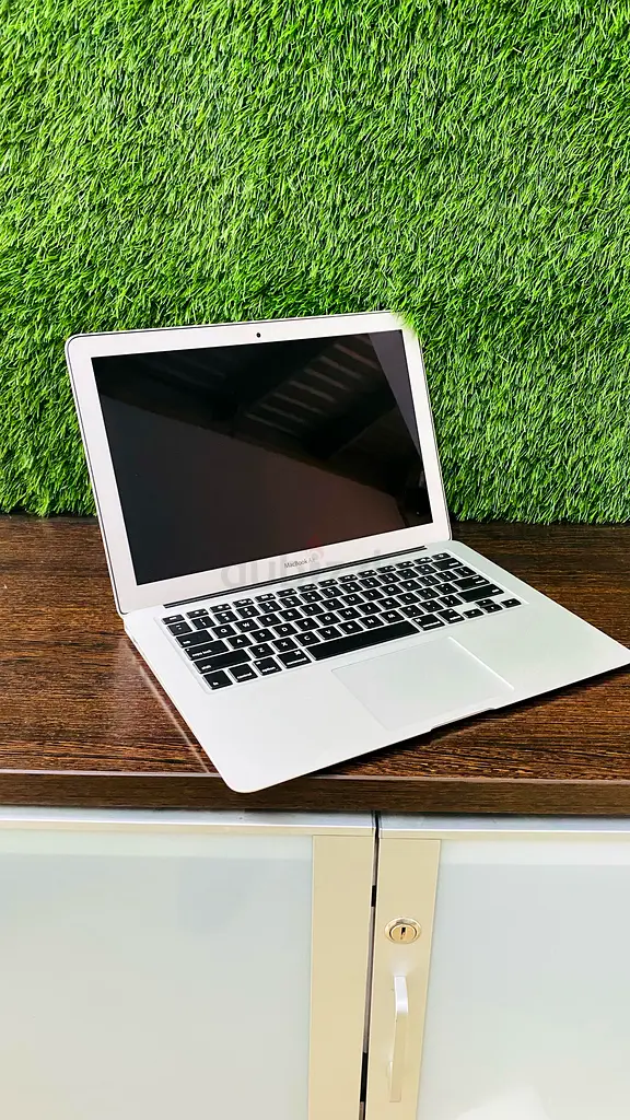 Macbook Air 201763254993663489110