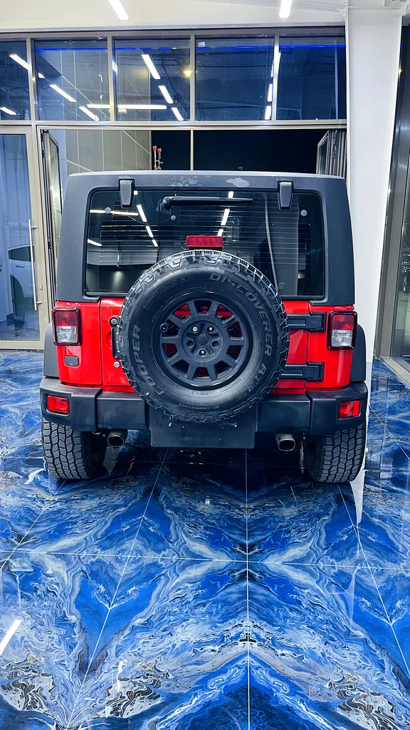 Jeep Wrangler Sport 2015 Gulf model, agency condition, with Fox side steps and Borla exhaust, number one, very clean.63136480243714114