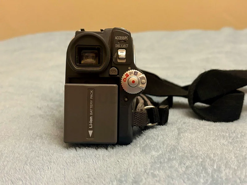 HITACHI DVDCAM DZ MV750MA DVD VIDEO CAMCORDER63234125721219111