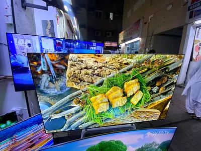 LG OLED EVO TV 77-Inch G2 Series, Gallery Design 4K Cinema HDR WebOS22 With ThinQ AI Pixel Dimming