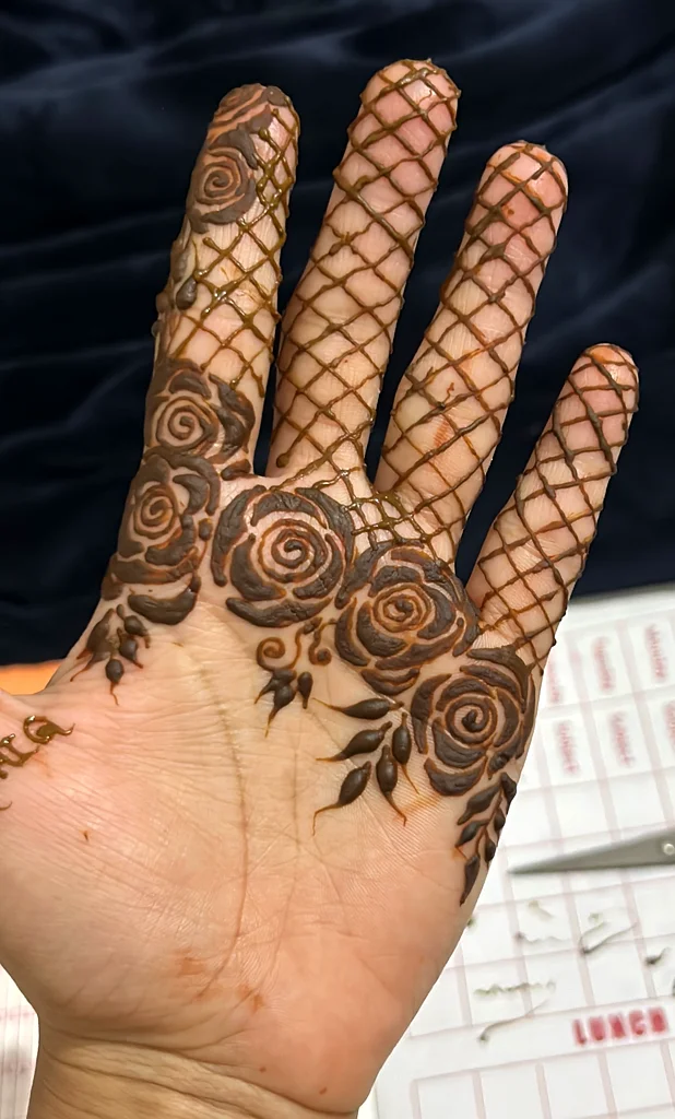 Mehandi artist63221351560322113
