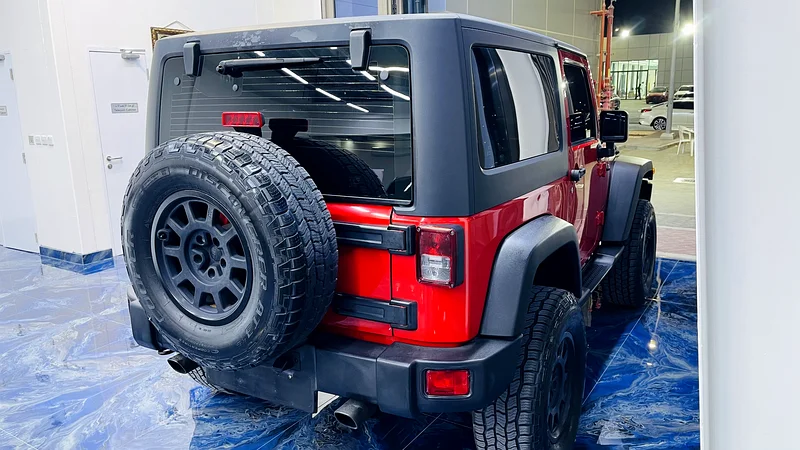 Jeep Wrangler Sport 2015 Gulf model, agency condition, with Fox side steps and Borla exhaust, number one, very clean.63136480243714113
