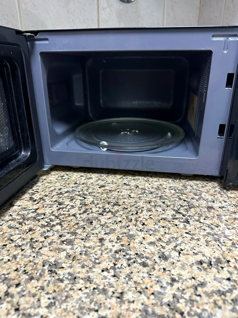 Compact and Reliable Black+Decker Microwave for Quick Meals!63247749356802112