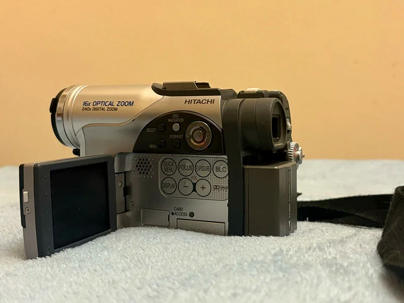 HITACHI DVDCAM DZ MV750MA DVD VIDEO CAMCORDER63234125721219112