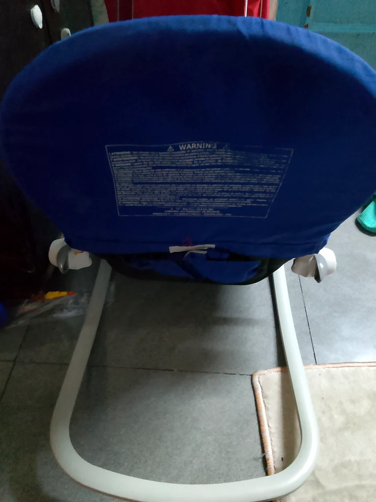مقعد هزاز أزرق مريح للرضع متوفر للبيع63204263099011112
