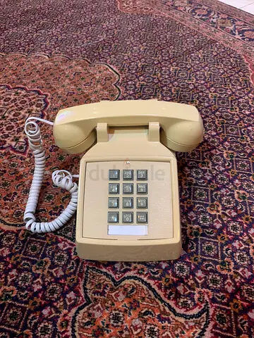 Vintage Landline Telephone - Classic Style!