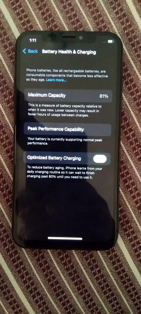 Iphone X63213936815618112