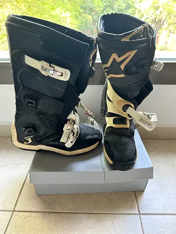 Alpine stars Tech 3 Boots Size: US 10 Good condition.